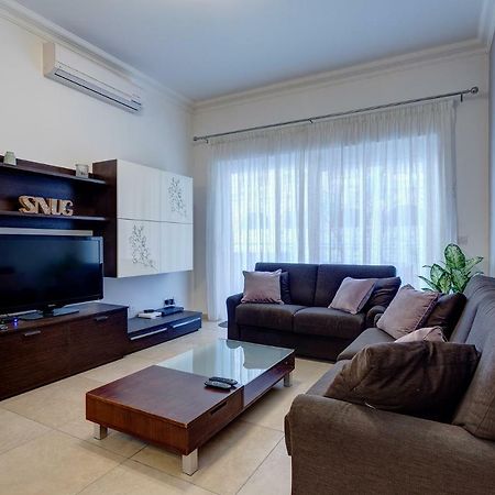 Gorgeous Apartment With Terrace In Fort Cambridge, Pool สลีมา ภายนอก รูปภาพ