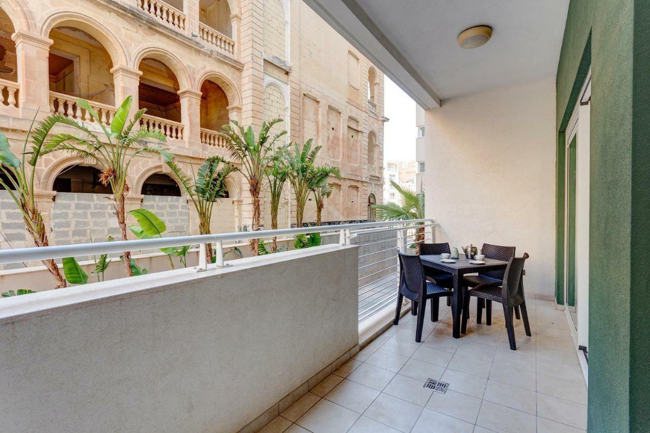Gorgeous Apartment With Terrace In Fort Cambridge, Pool สลีมา ภายนอก รูปภาพ